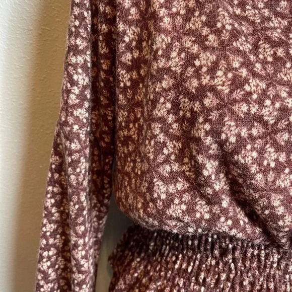 143 Story by Line Up Waist Smocking Top. - Picture 6 of 11